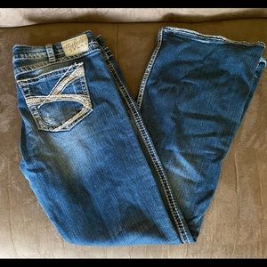 Silver Jeans “Twisted”